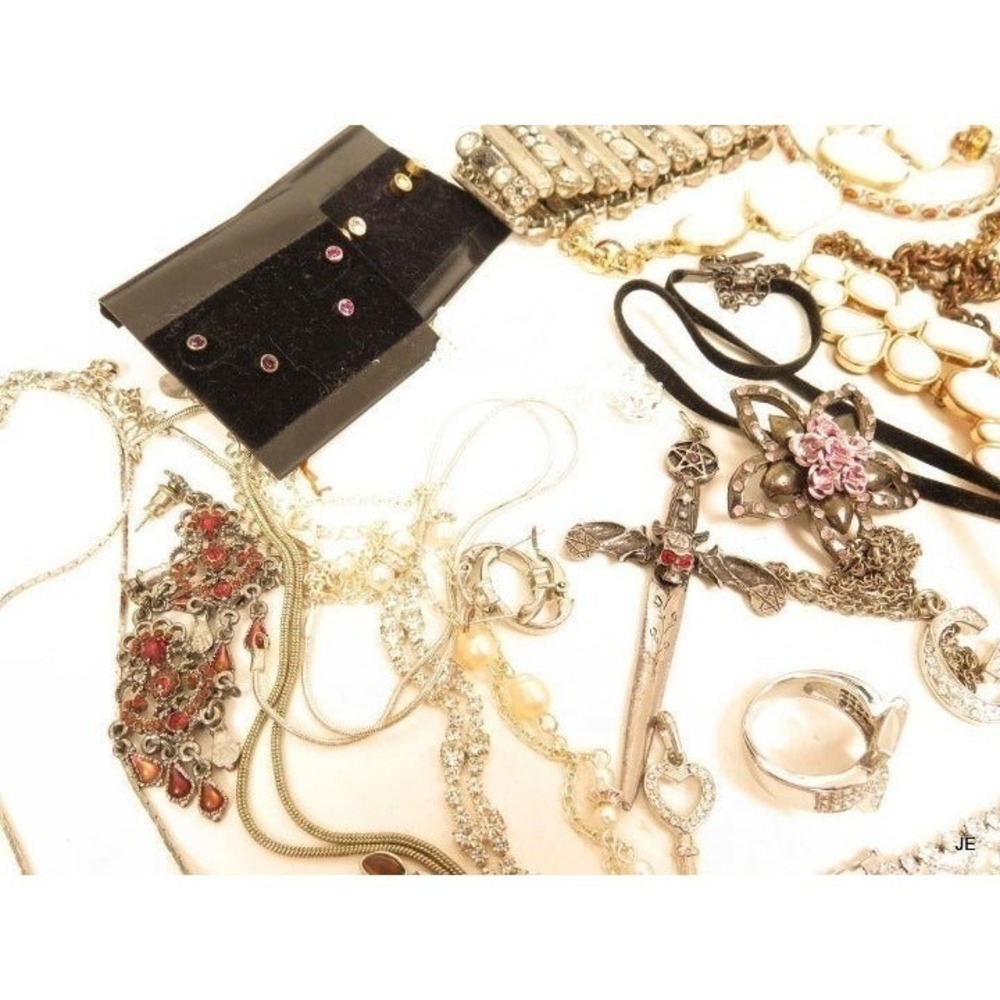 Sparkly All Rhinestone‎ Jewelry Lot Bundle - Picture 6 of 10